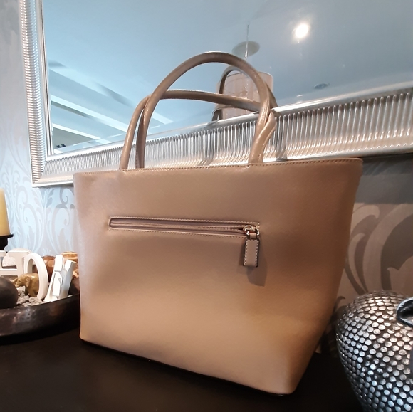 Handbag - Picture 2 of 3